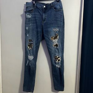 Judy Blue distressed skinny jeans with cheetah print ❤️